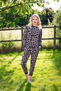 Daisy in Leopard Print